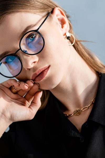 How to Choose Frames That Work with Every Outfit